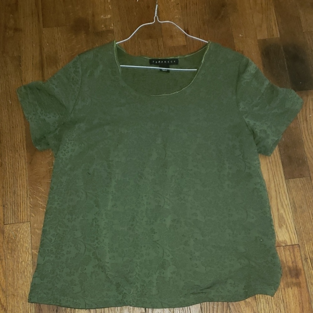Textured short sleeve T